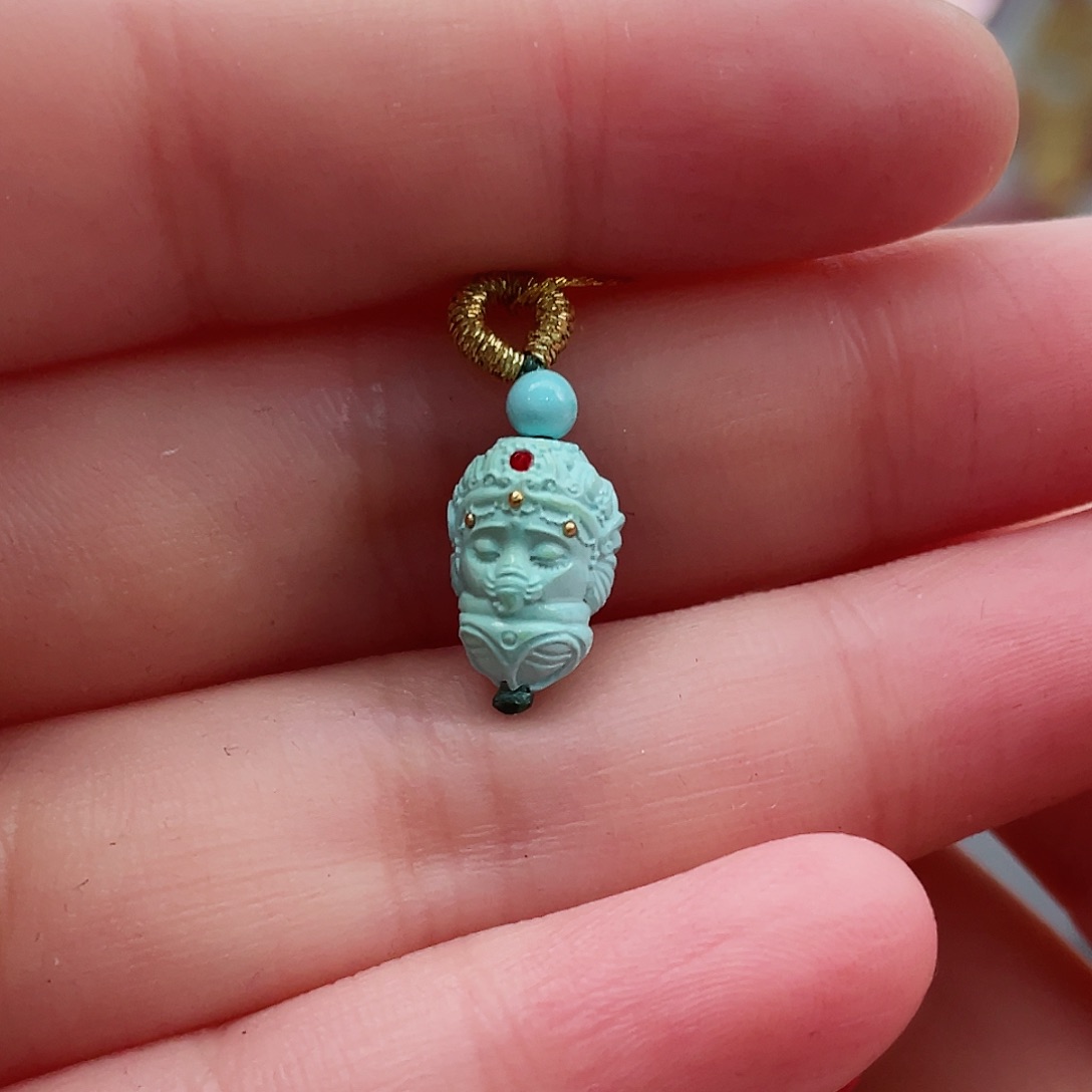 绿松石颈饰未镶嵌