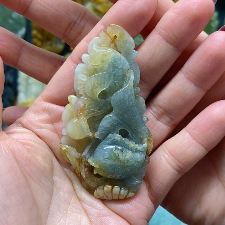 蛇纹石玉挂件未镶嵌