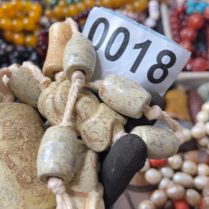 和田玉（糖玉）未镶嵌颈饰手**花