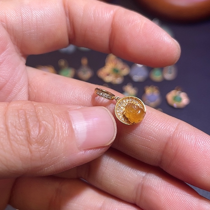 清***宁翡翠18K金镶嵌颈饰天然翡翠