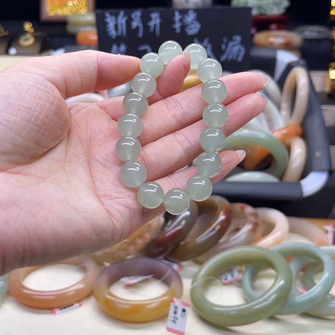 石英质玉未镶嵌手镯