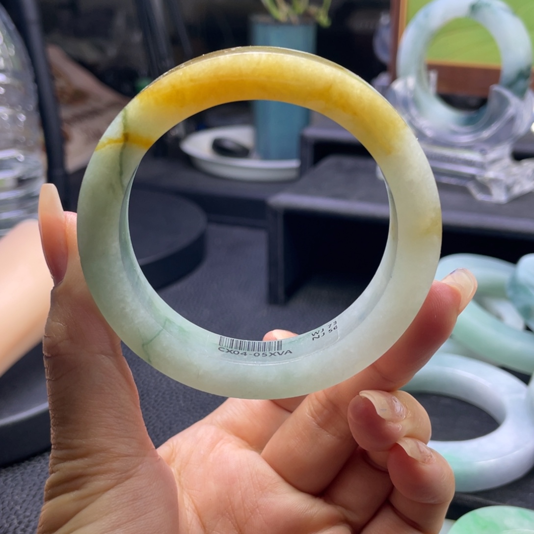 未镶嵌黄加绿飘花定制翡翠