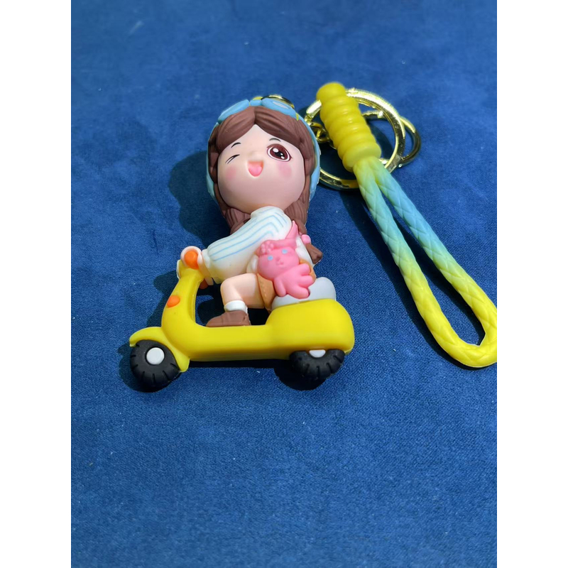 a2718黄色电动车女孩挂件多样性发货