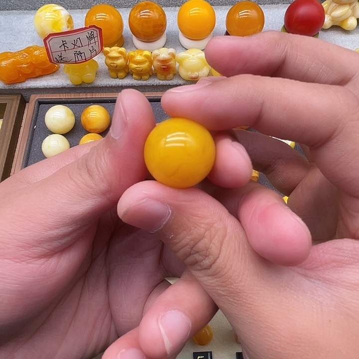 琥珀未镶嵌裸石鸡油黄单珠