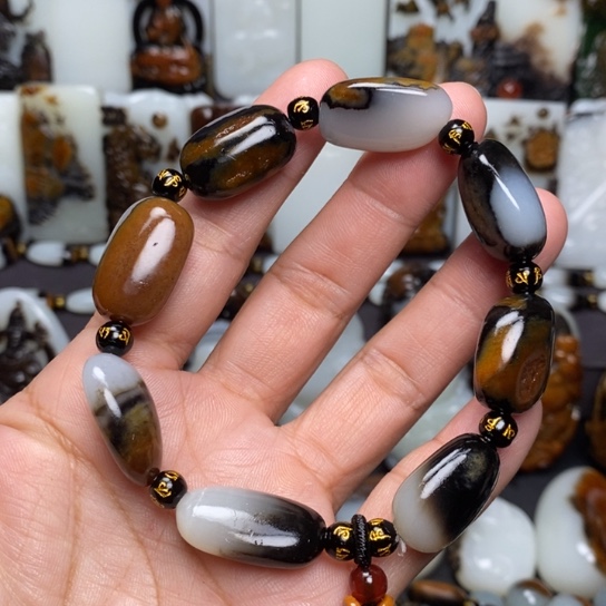 和田玉颈饰未镶嵌