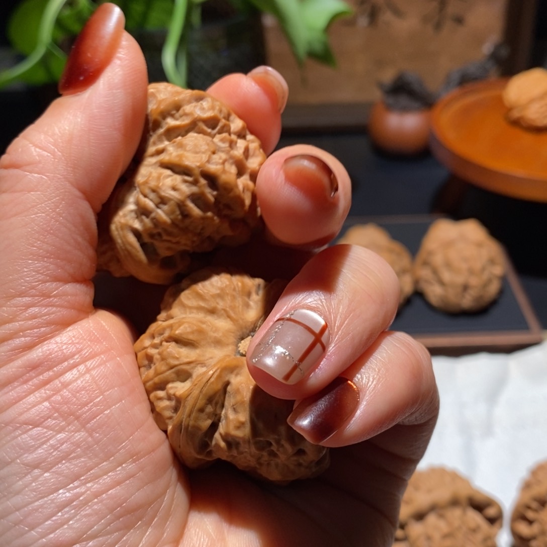 文玩核桃把件针**。瓷娃娃