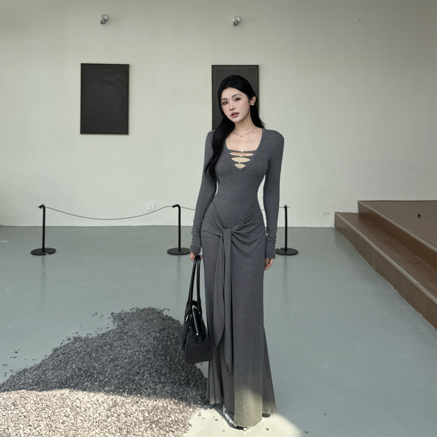 纯欲风气质v领镂空绑带长袖连衣裙秋冬内搭打底裙显瘦包臀长裙