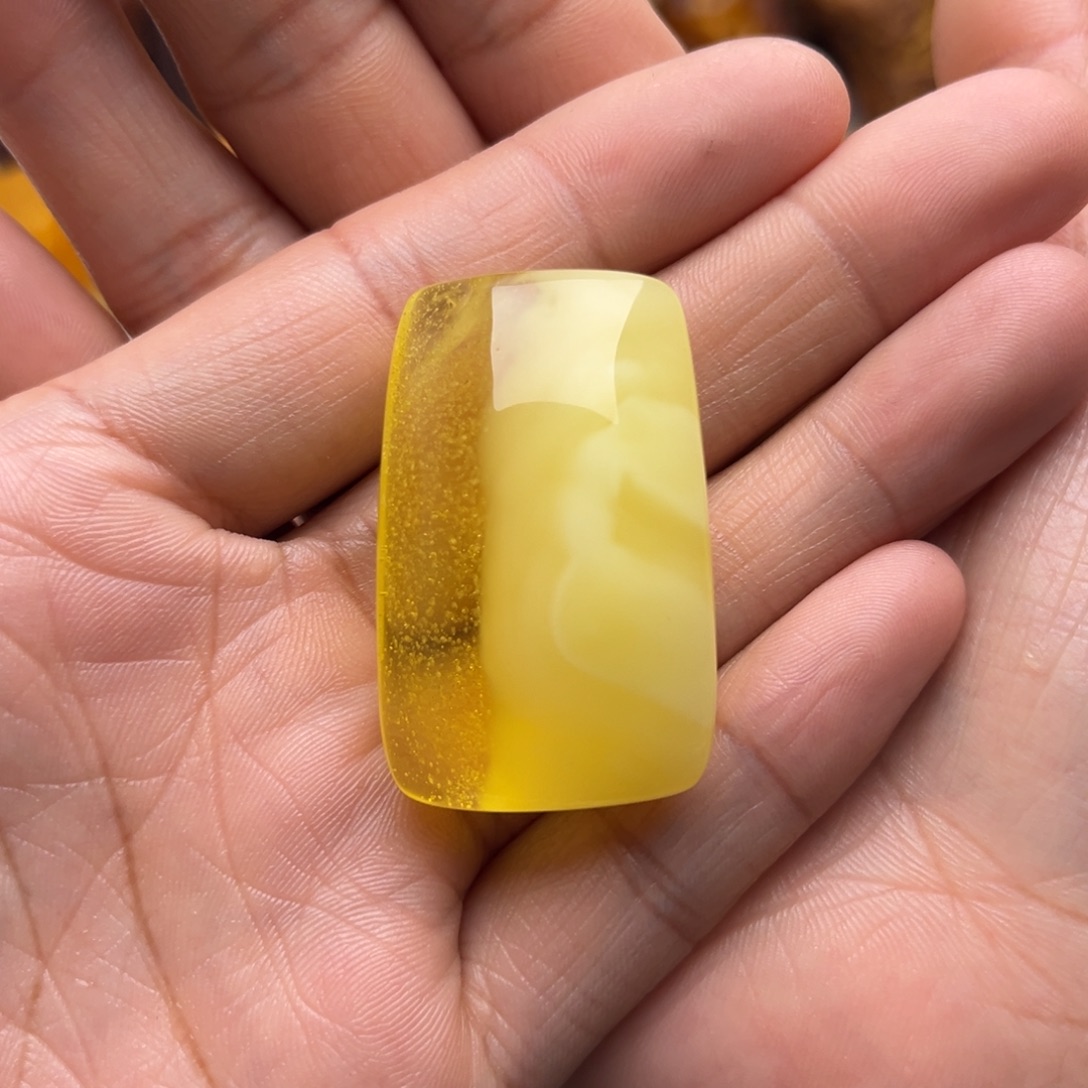 定制琥珀未镶嵌蜜蜡意境金沙牌子