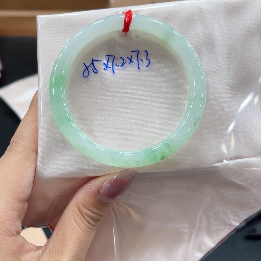 未镶嵌手镯翡翠翡翠