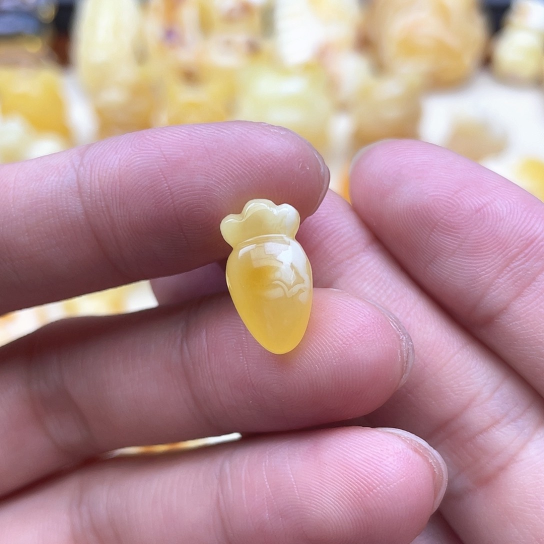 未镶嵌琥珀裸石蜜蜡