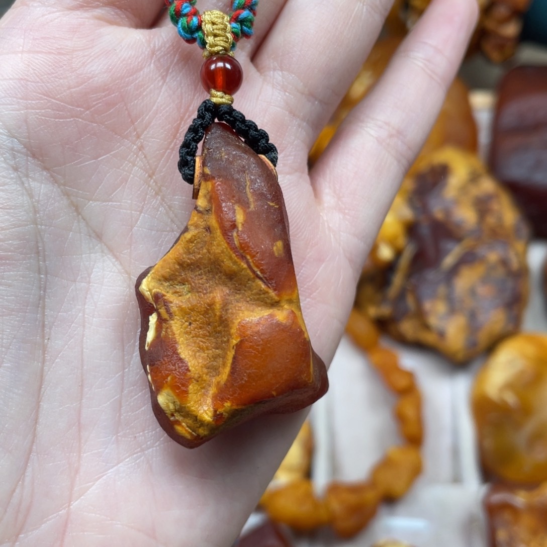 琥珀珠宝奇石未镶嵌
