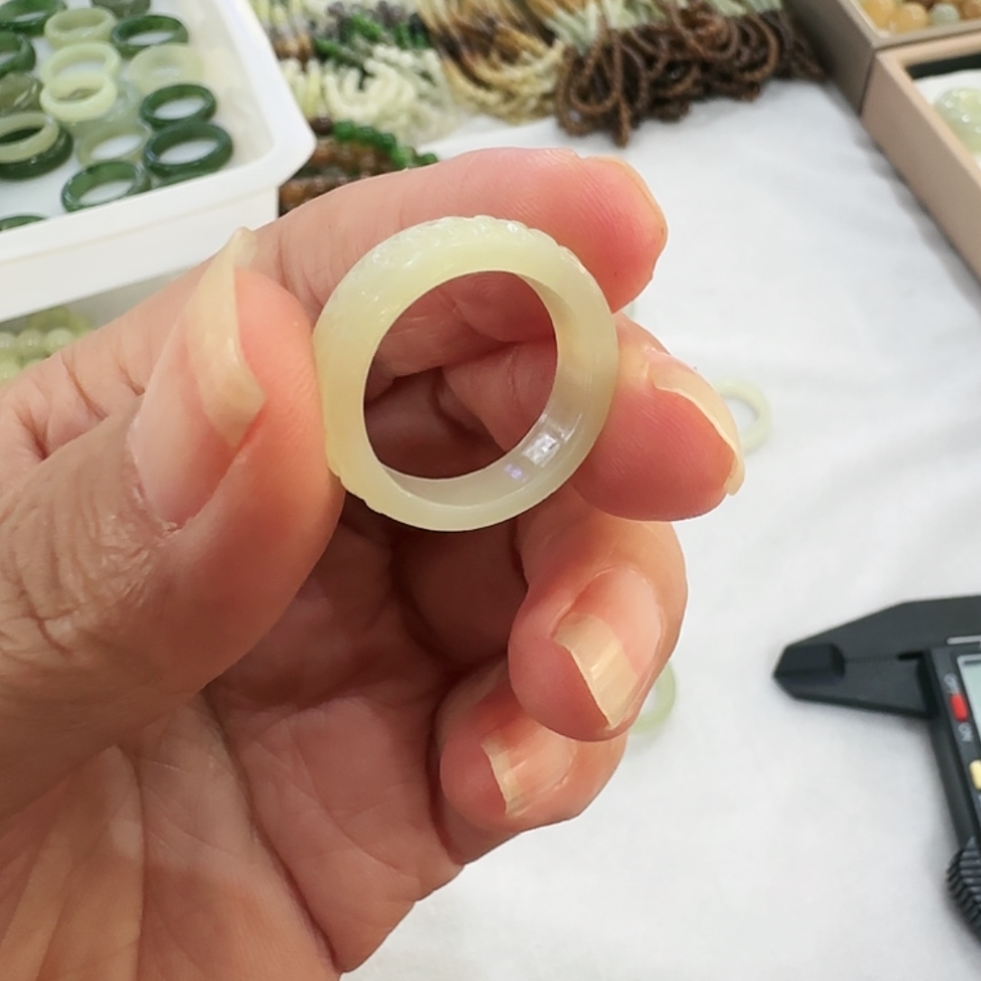 和田玉（黄玉）未镶嵌戒圈