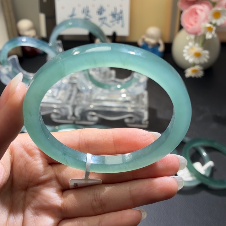 翡翠未镶嵌手镯葡萄绿方条