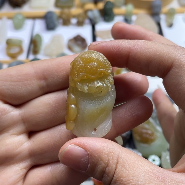 和田玉颈饰未镶嵌