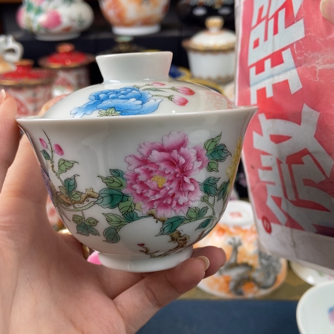 陶瓷艺术家的作品是一种