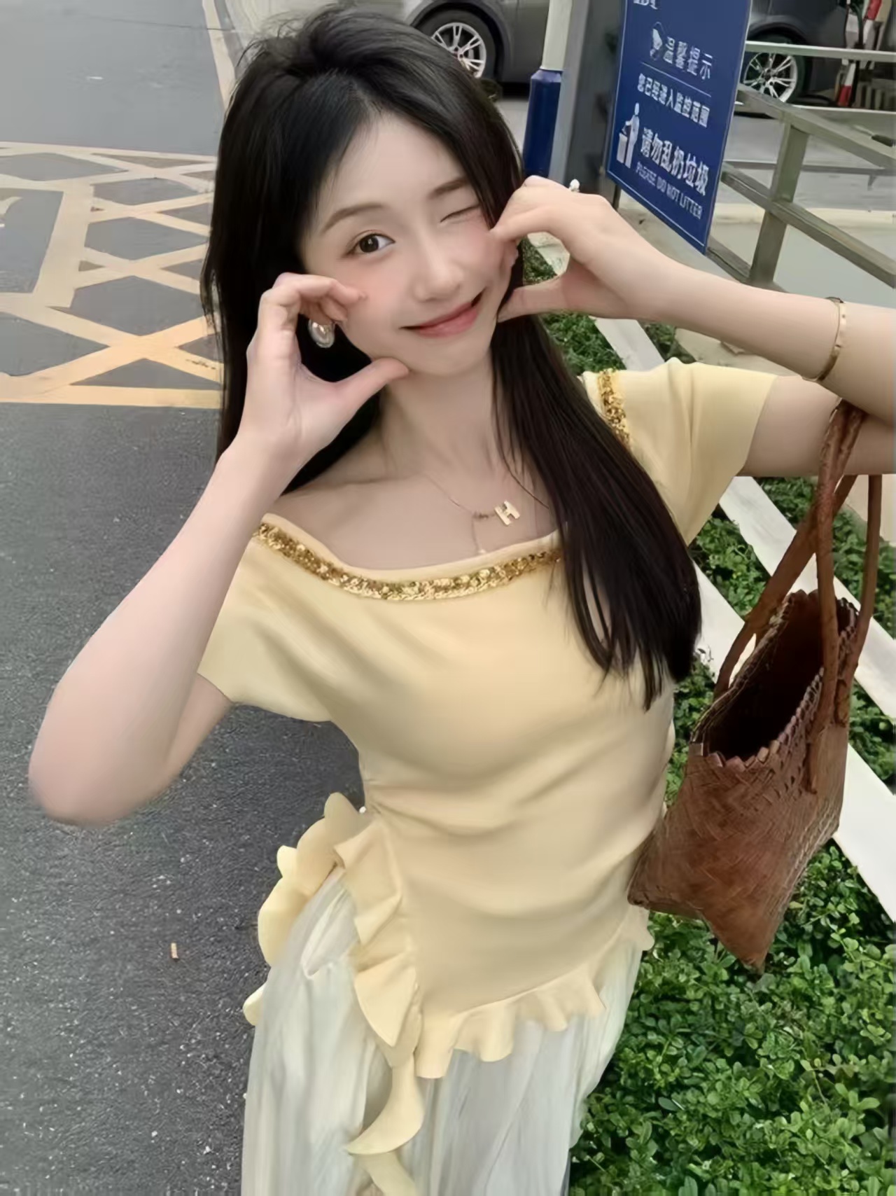 【500-600】夏季气质新款上衣时尚洋气设计感上衣系列显瘦少女短款