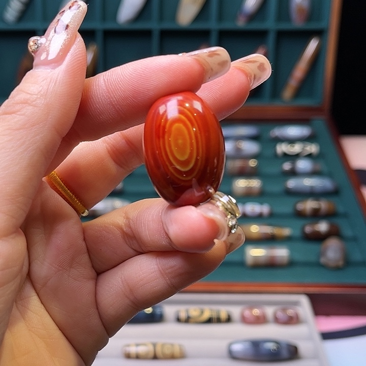 雨***律玛瑙/玉髓未镶嵌颈饰