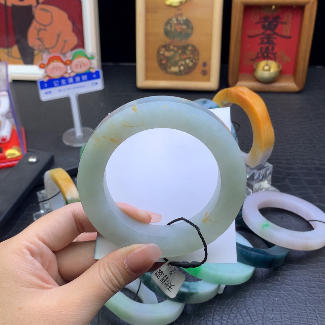 定制翡翠未镶嵌翡翠手镯
