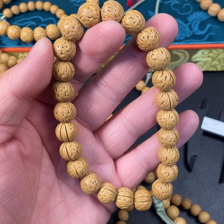 随***1吊坠桃核112111111