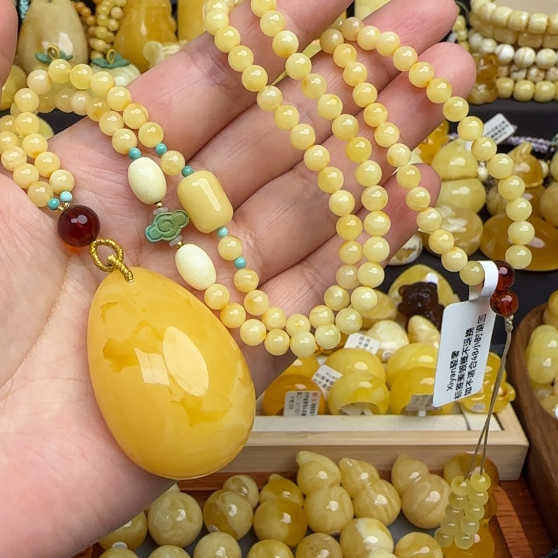蜜蜡套链未镶嵌天然俄料鸡油黄蜜蜡水滴吊坠