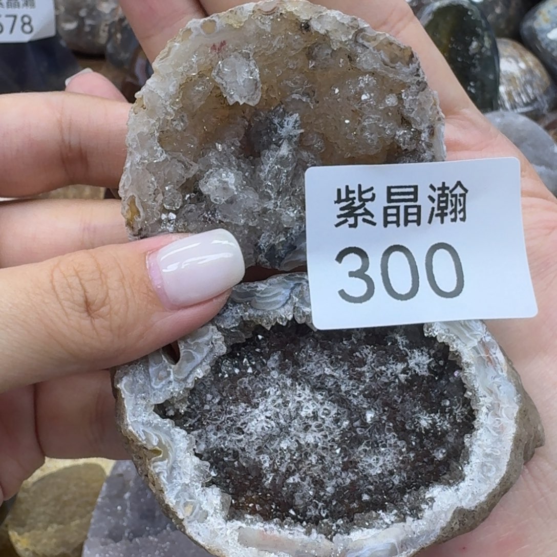 未镶嵌水晶大型摆件（非配饰）