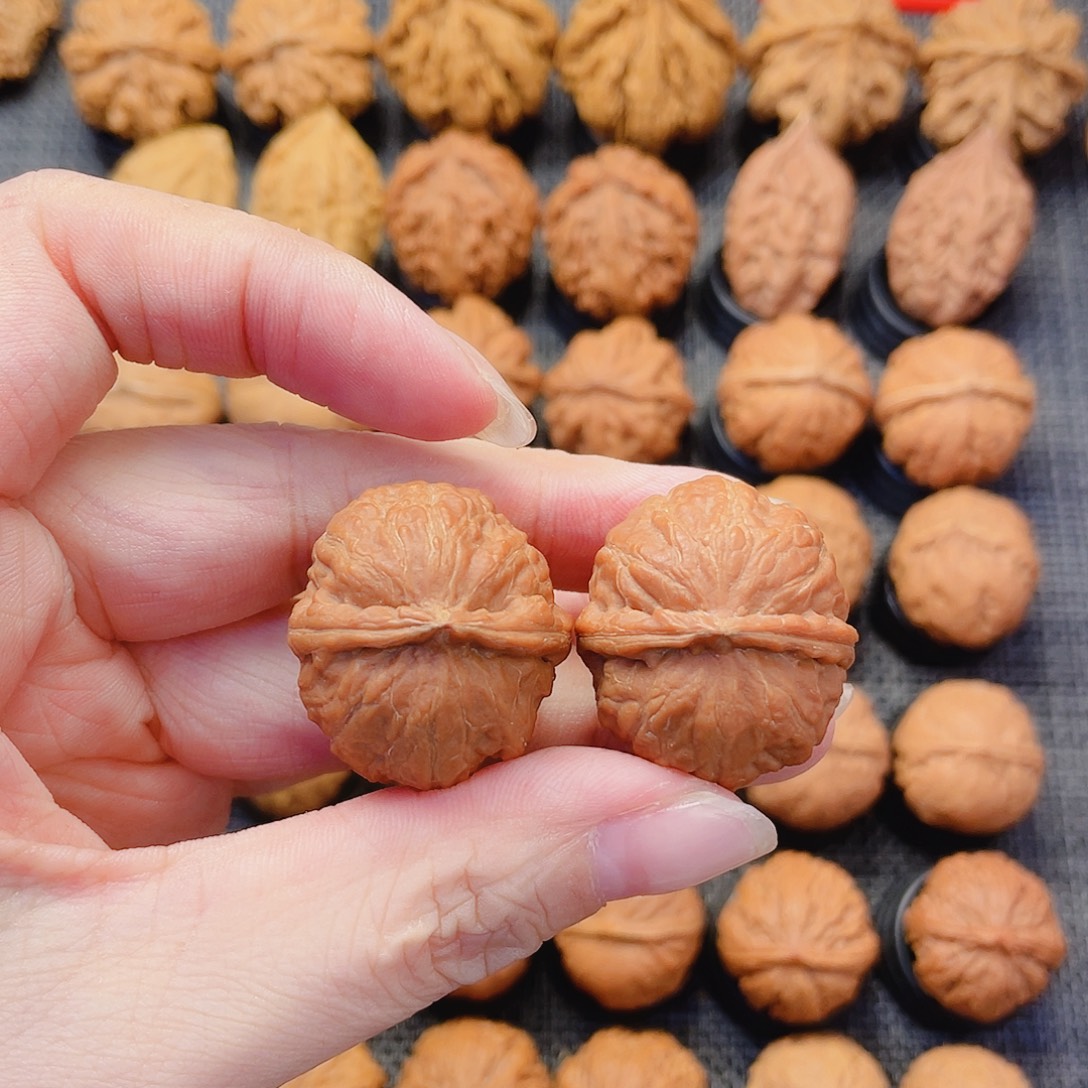 把件文玩核桃石榴元宝