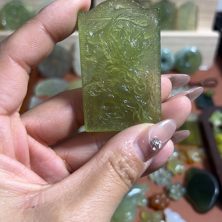 蛇纹石玉合金颈饰