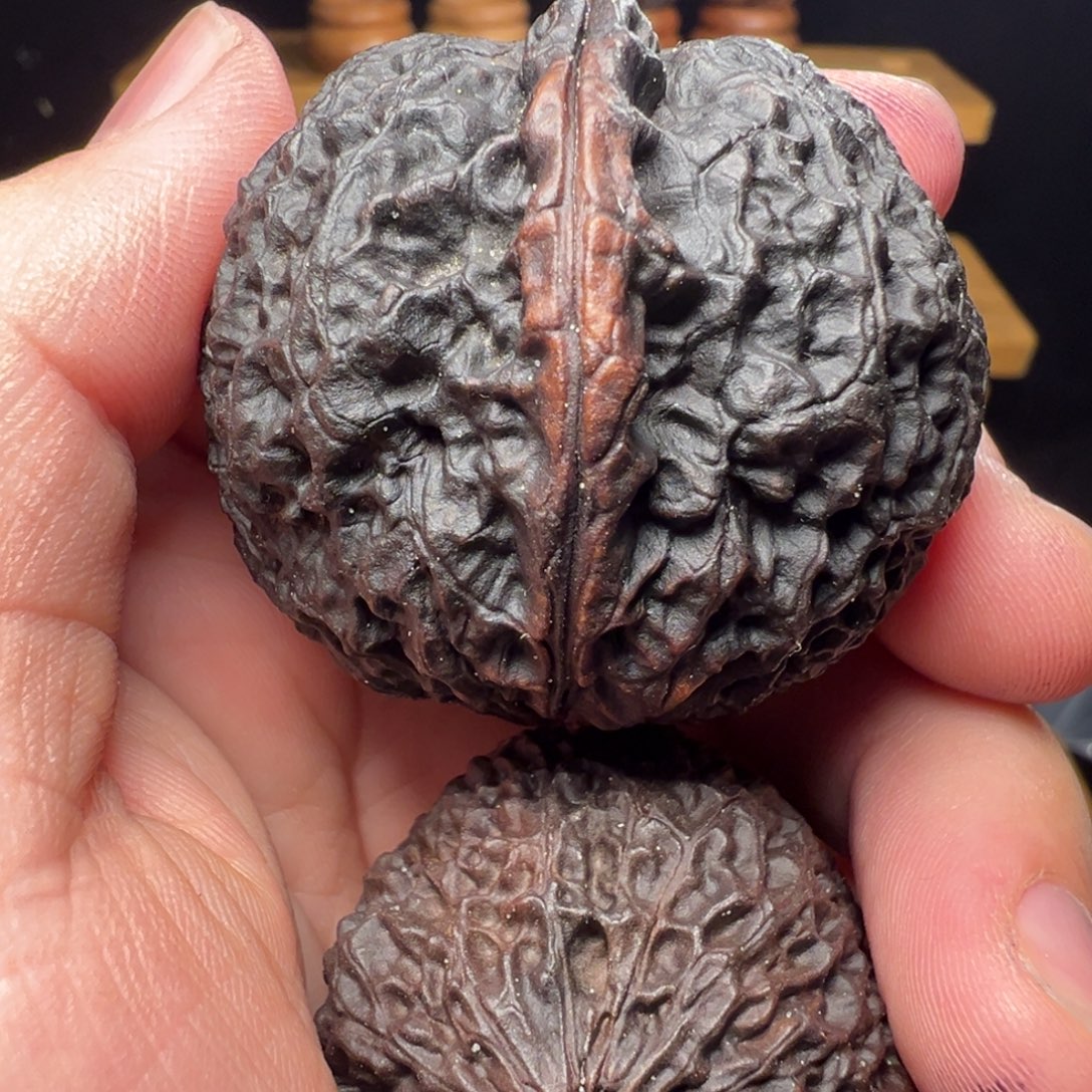 文玩核桃吊坠荔枝纹铁狮子46mm