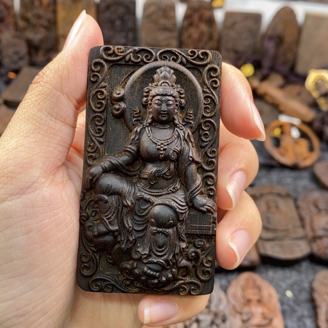 贡木秋*越南芽庄绿奇楠