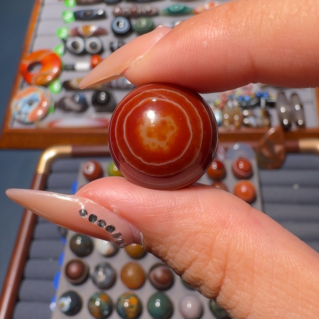 小***多玛瑙/玉髓未镶嵌珠宝半成品