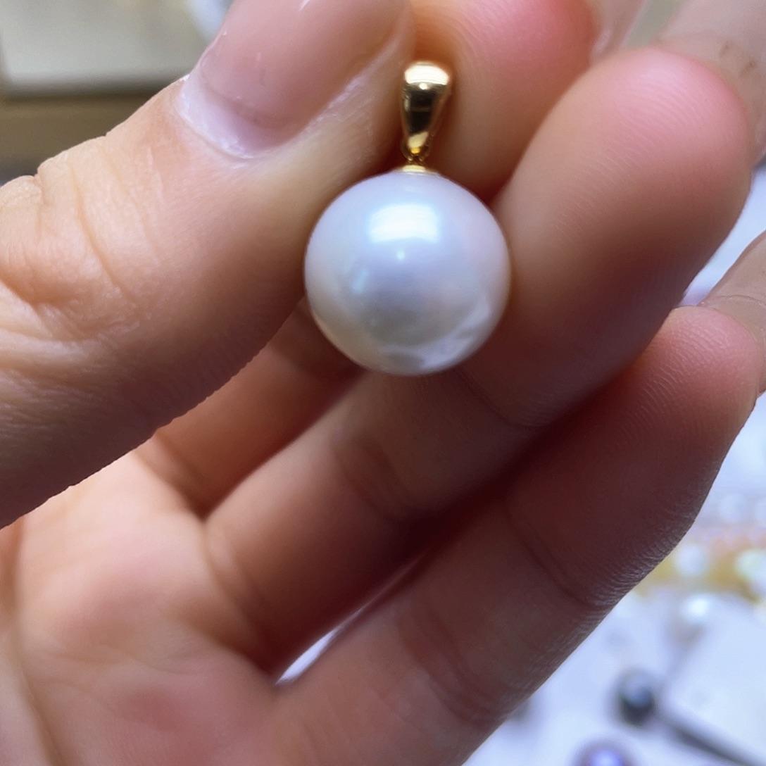 淡水珍珠18K金镶嵌颈饰