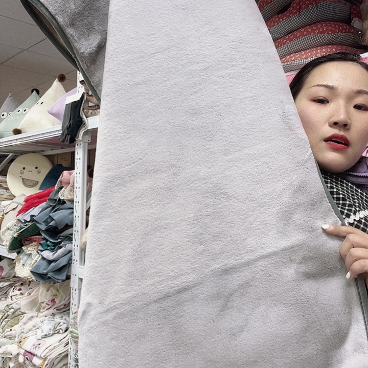 毛绒啦咯啦咯啦咯啦咯啦