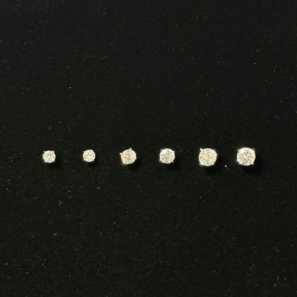 非金属合成锆石耳饰 KNOTICAL/三连华子耳钉 大到小锆石绝美爆闪