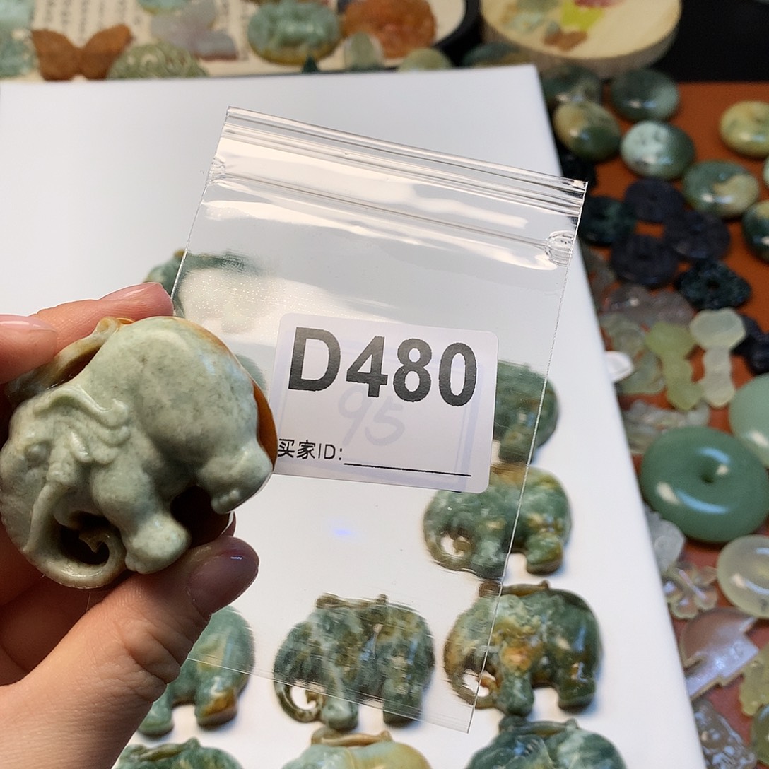 二***哥蛇纹石玉未镶嵌颈饰