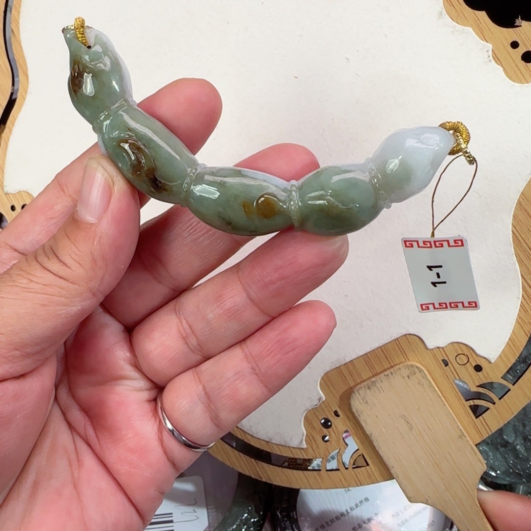 翡翠颈饰未镶嵌仿古