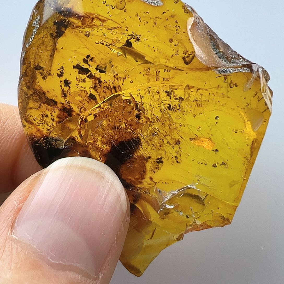 琥珀裸石未镶嵌珠**气