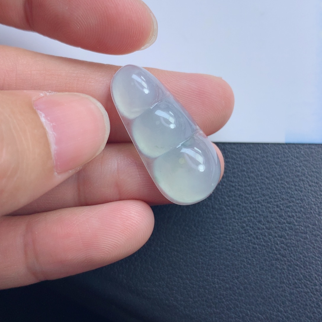 翡翠颈饰未镶嵌福豆