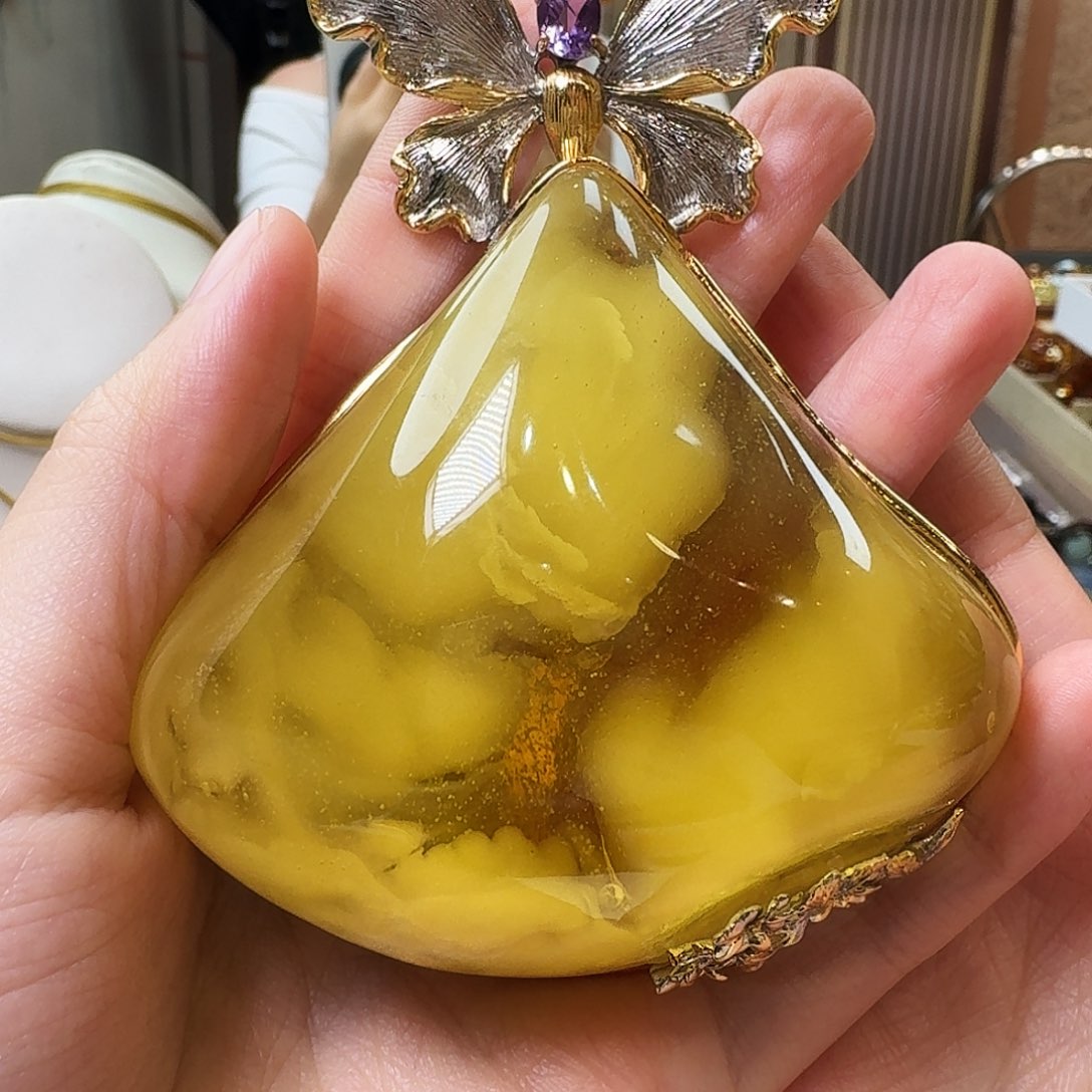 琥珀未镶嵌颈饰吊坠