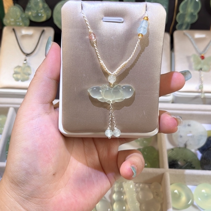 未镶嵌蛇纹石玉吊坠(赠链)荷花吊坠