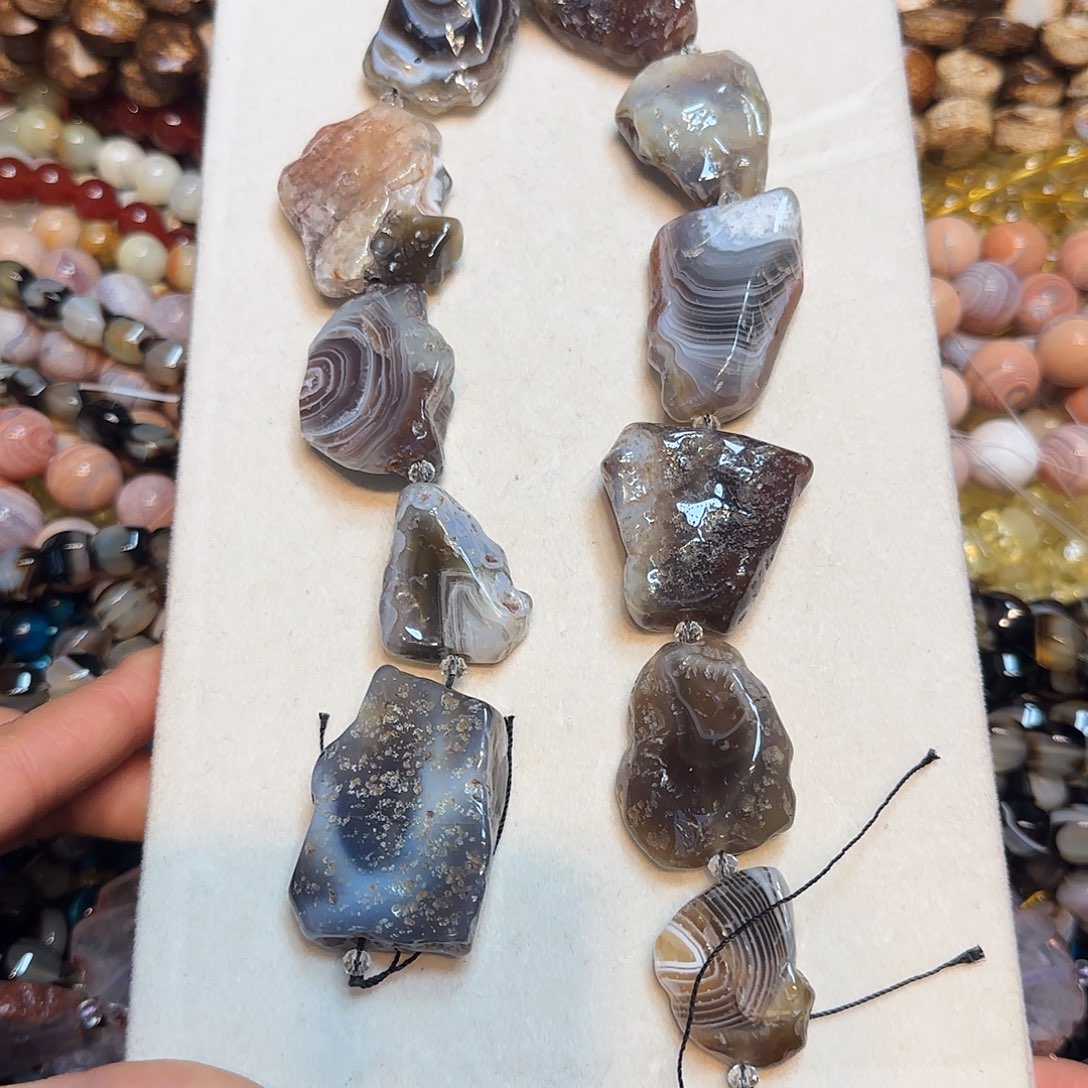 玛瑙/玉髓未镶嵌珠宝半成品波斯湾蚕丝玛瑙随行一条