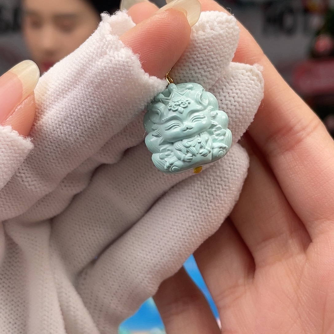 绿松石未镶嵌挂件