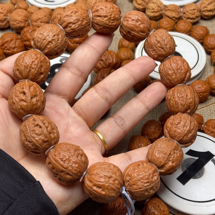 文玩核桃吊坠八棱手串