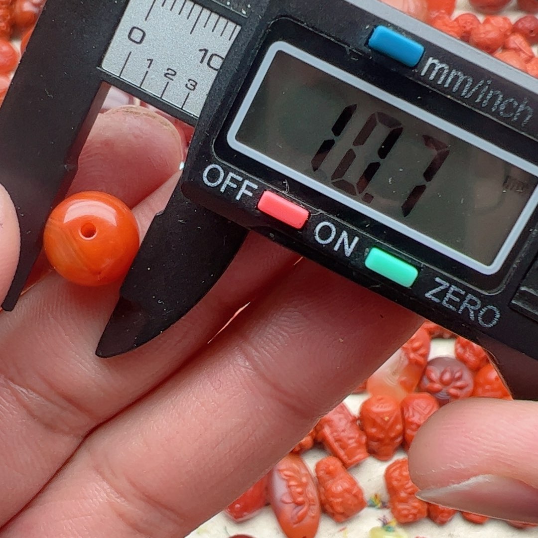 南红玛瑙配饰未镶嵌