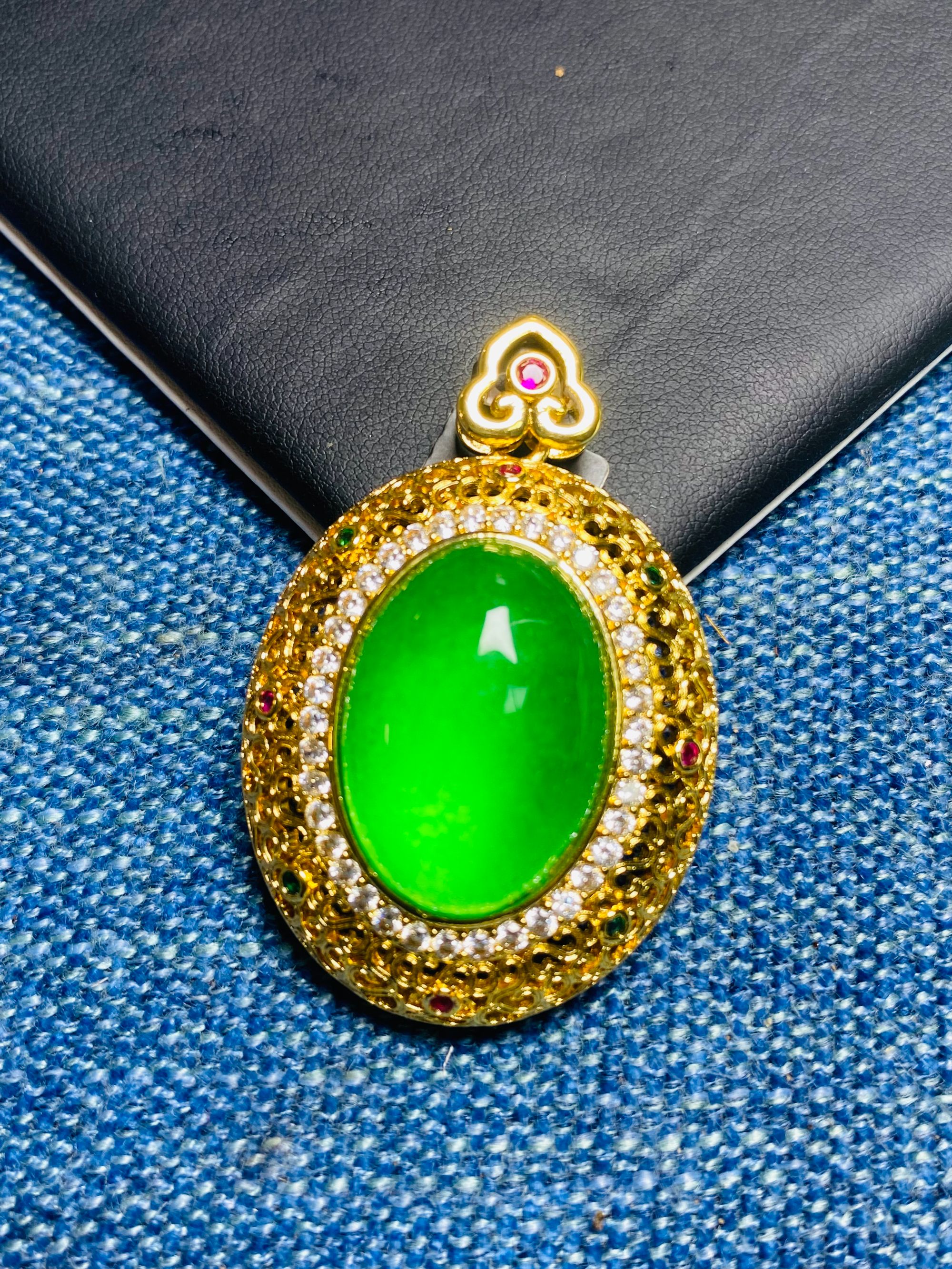 B23绿色蛋面吊坠