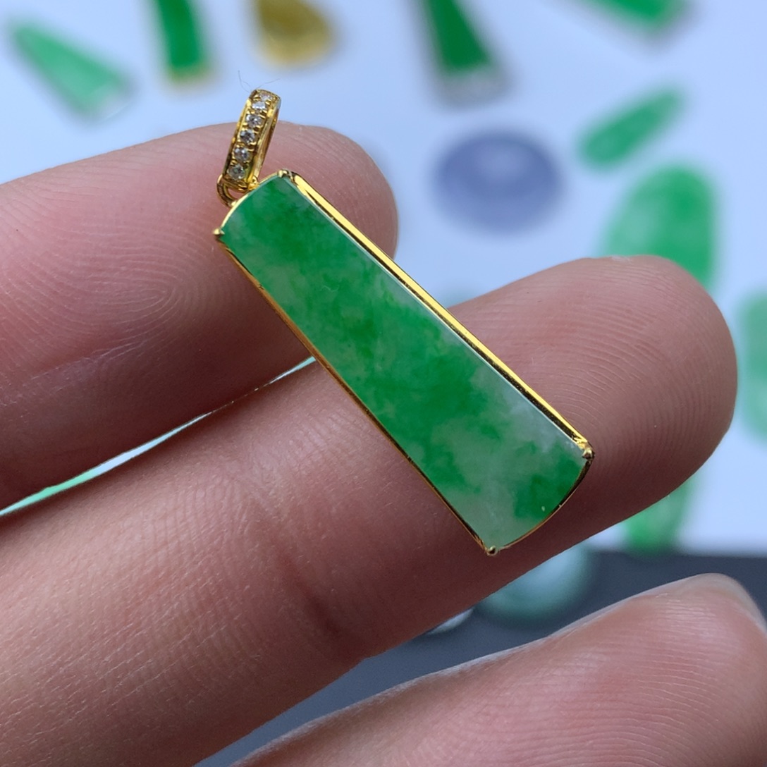 翡翠颈饰未镶嵌翡翠