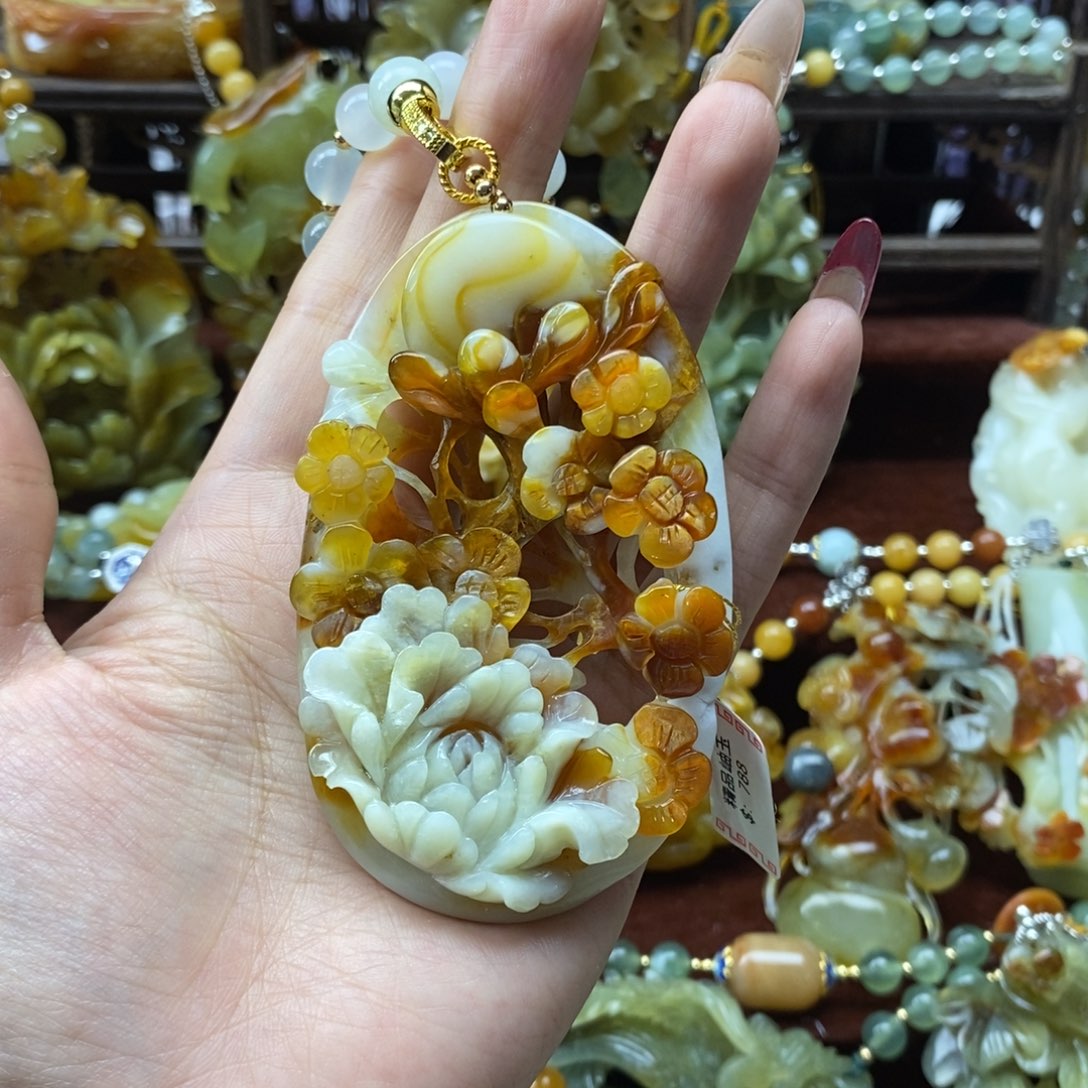 蛇纹石玉挂件未镶嵌c**m