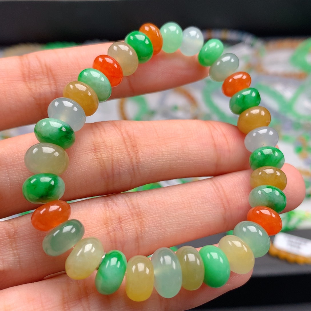 未镶嵌翡翠手链卡