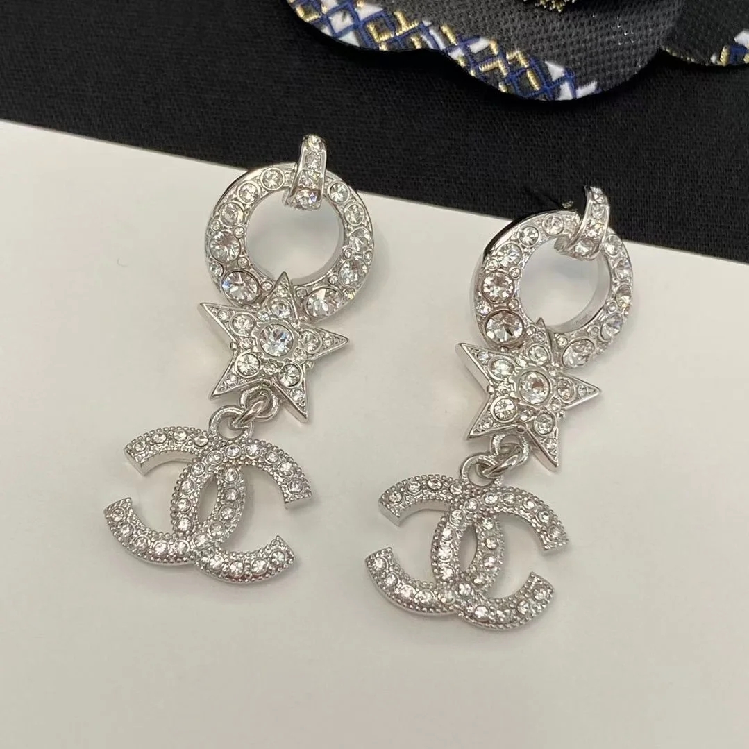 未使用 Chanel/香奈儿 耳环银色五芒星精致时尚