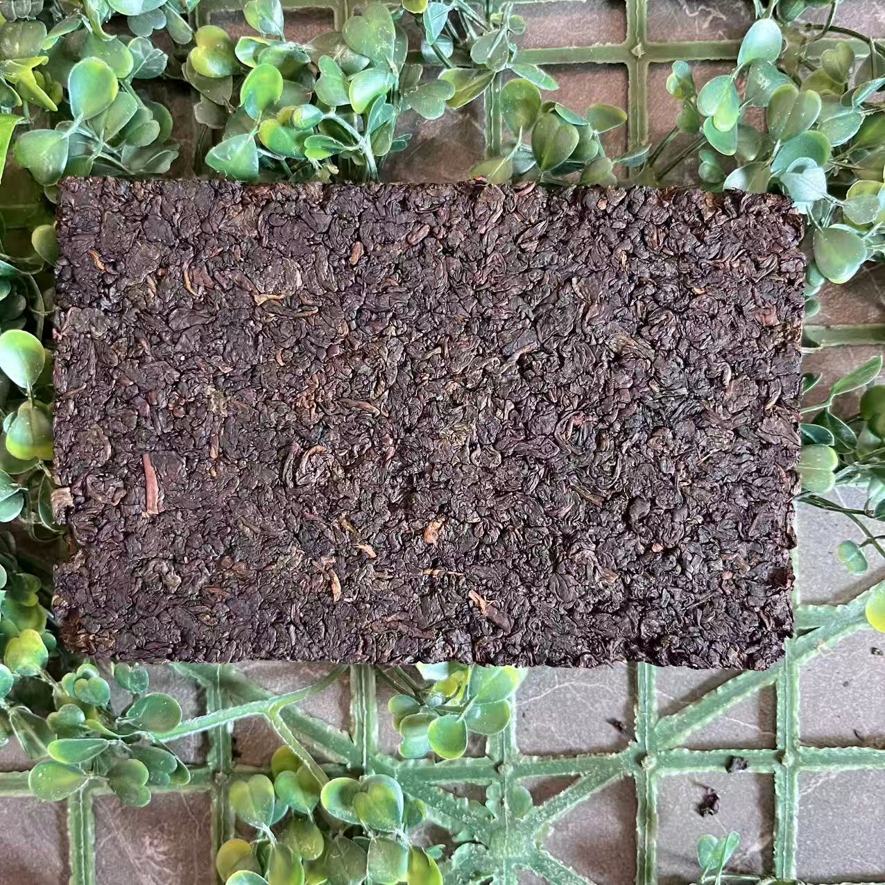 雨腾古茶  Q年YW一泡铁"全Q零"150g/砖（11月26）