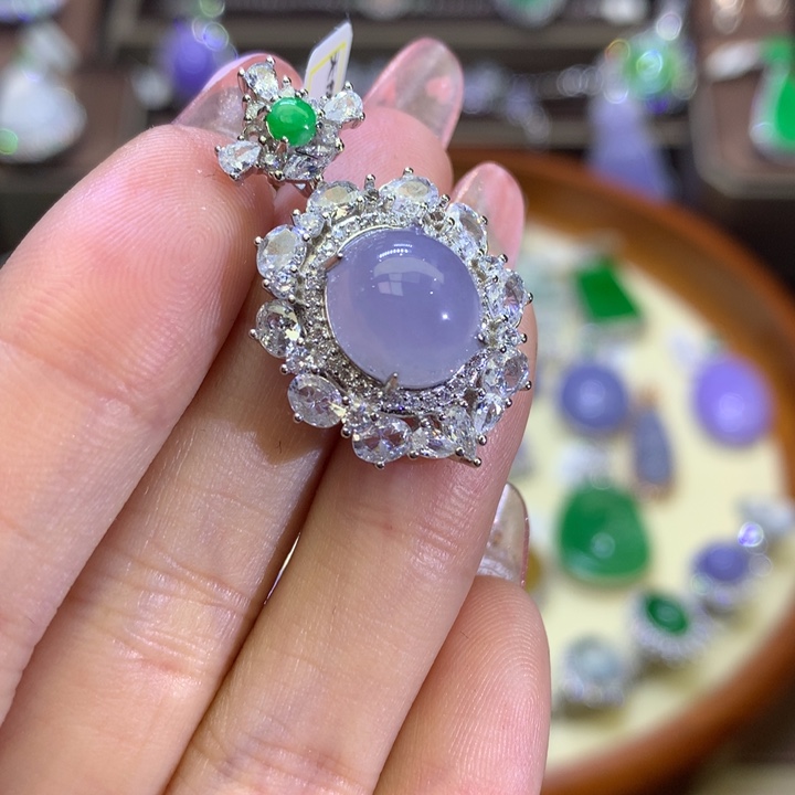 翡翠颈饰银S925镶嵌翡翠吊坠